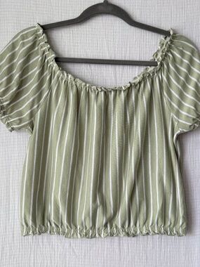 AMERICAN EAGLE Green Plaid Off-the-Shoulder Puffed Sleeve Crop Top sz M